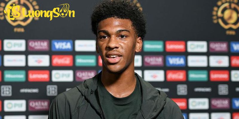 Tương lai đầy triển vọng của Josh Acheampong 