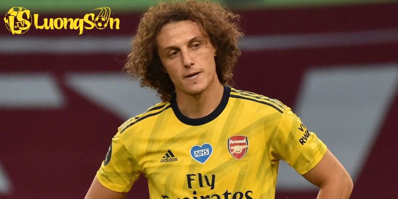 Vai trò của David Luiz khi trở thành người thầy trên sân